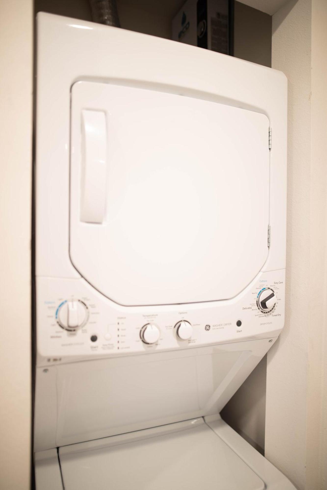 Apartment 1br 1b Contemporary Chrome Escape Dallas