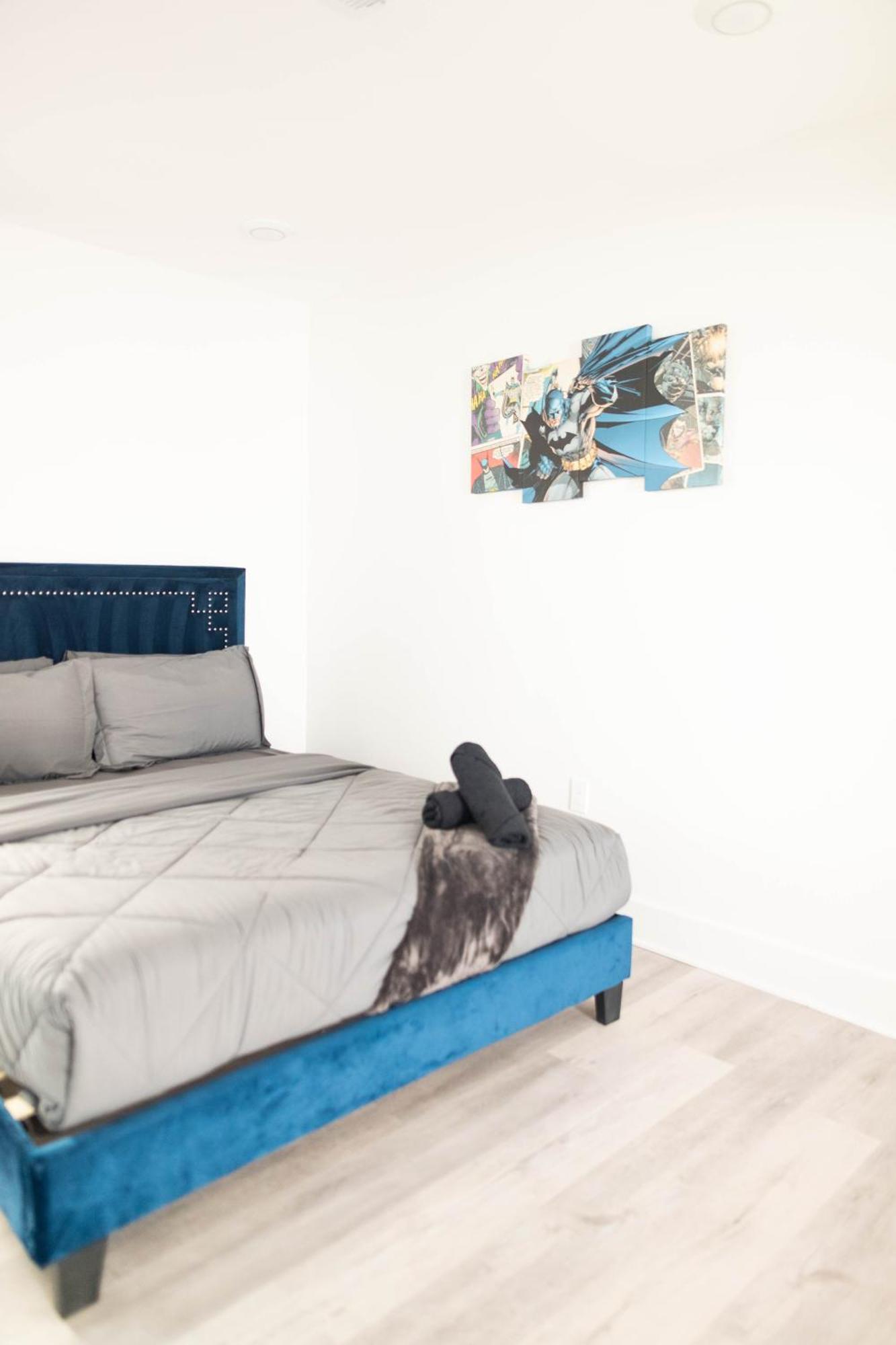 1br 1b Contemporary Chrome Escape Apartment *